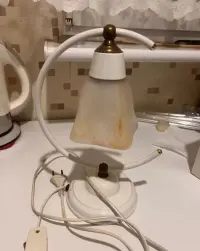 Lampka nocna biała — ujęcie 2