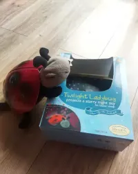 Lampka nocna biedronka — ujęcie 2