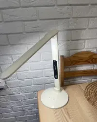 Lampka nocna cyfrowa — ujęcie 2