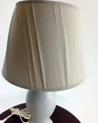 Lampka nocna jasno szara — ujęcie 4