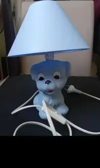 Lampka nocna piesek — ujęcie 3