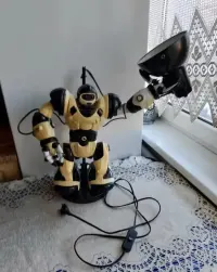 Lampka nocna - robot WowWee — ujęcie 3