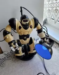 Lampka nocna - robot WowWee — ujęcie 5