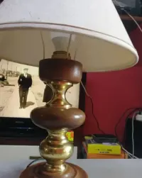 Lampka nocna z abazurem z czasów PRL — ujęcie 3