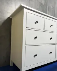 Odrestaurowana sosnowa komoda ikea hemnes 8 szuflad z dostawą warszawa — ujęcie 3
