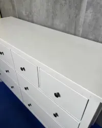 Odrestaurowana sosnowa komoda ikea hemnes 8 szuflad z dostawą warszawa — ujęcie 4