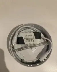 Okrągły panel sufitowy LED — ujęcie 2