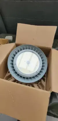 Oprawa LED przemysłowa 150W High Bay 4000K — ujęcie 4