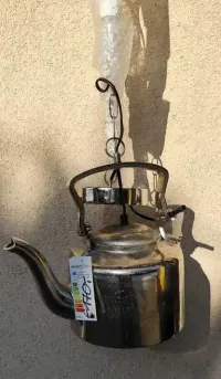 Oryginalna metalowa lampa kuchenna czajnik — ujęcie 5