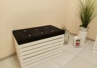 Pufa do przedpokoju tapicerowana kufer drewniany na zabawki siedzisko — ujęcie 5