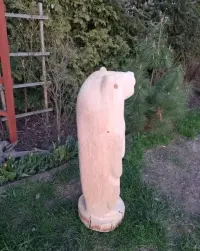 Rzeźba Niedźwiedź — ujęcie 2