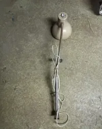 Stara lampa do warsztatu PRL — ujęcie 3