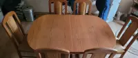 Stół Dębowy z krzesłami — ujęcie 2
