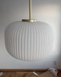 Szklana lampa na sprzedaz — ujęcie 3