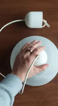 Szklany mleczny klosz, lampa do kuchni, przedpokój — ujęcie 2