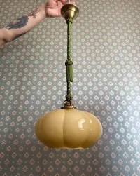 Stara lampa wisząca zwis kremowa przedwojenna art deco mosiężna kuchenna antyk zabytkowa retro elegancka — ujęcie 4