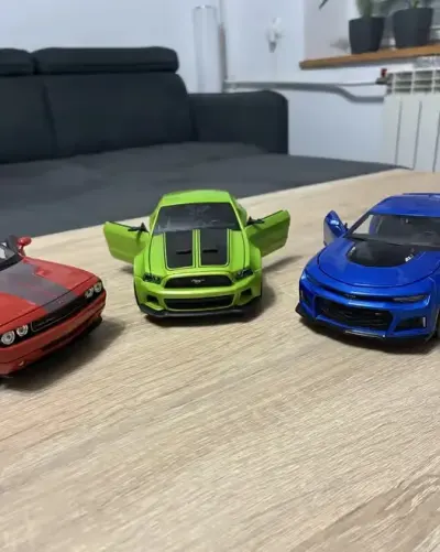 3 modele amerykańskich samochodów 1:24 — praca marcin, Piotrków Trybunalski