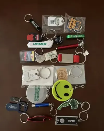 Breloczki do kluczy 20 sztuk — praca Maria, Barcin