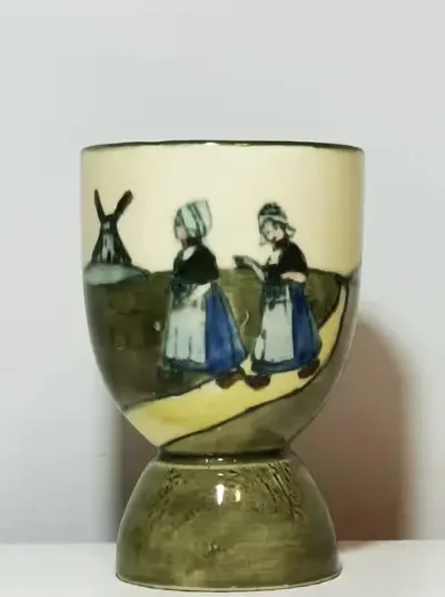 Ceramiczna podstawka pod jajko lata 30 — praca Multivan, Dzierżoniów
