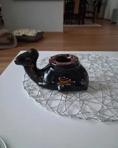 Ceramiczna popielniczka figurka wielbłąd — praca karolina.deptalska, Klucze