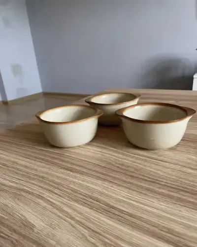 Ceramiczne bulionówki  Zakłady Porcelitu Stołowego „Tułowice” — praca Szymon, Olza