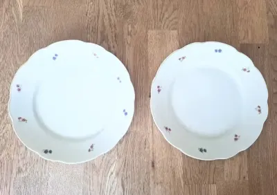 Ćmielów dwa talerzyki deserowe 20,5 cm — praca Anonim, Tarnowskie Góry
