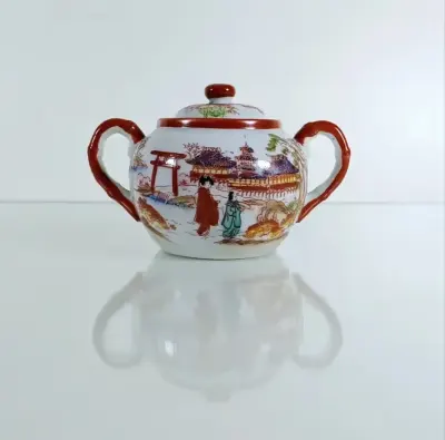 Cukiernica - japońska porcelana  - Ip.XX w. — praca Sebastian, Płoty