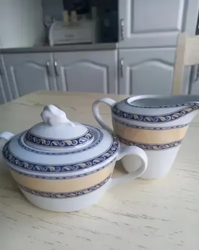Cukierniczka i mlecznik  z porcelany — praca Joanna, Wenecja