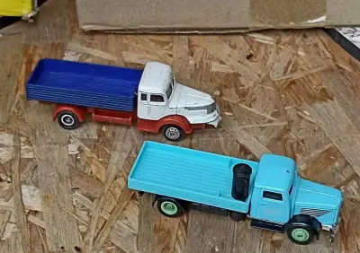 Dwa stare vintage modele ciężarówek 1:87 modele firm wiking i grell — praca roniweroni1, Kutno