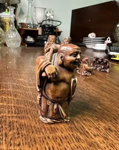 Figurka chiński grubas budda na szczęście dekoracja 904 — praca Mebello Lumpello, Zleszyn