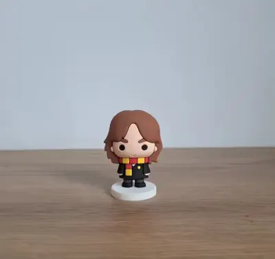 Figurka kolekcjonerska Hermiona Harry Potter — praca Domiś, Karbowo