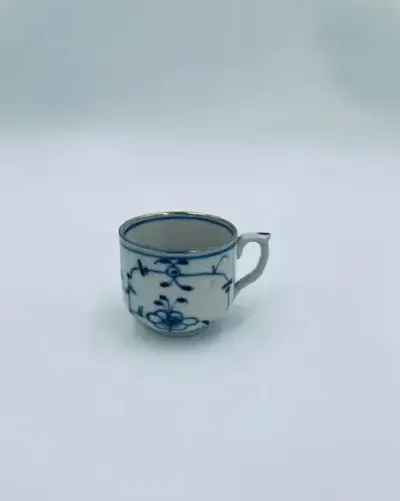 Filiżanka kolekcjonerska porcelanowa Swaine&Co — praca Monika, Przekora