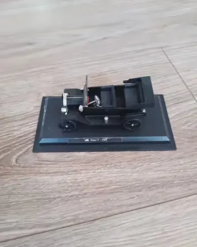Ford T; Legendarne Samochody 1:43 — praca Mateusz, Katowice