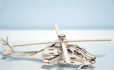 Helikopte składanka drewniana 3D puzzle — praca Anna, Łódź