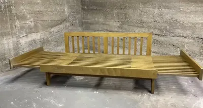 Kanapa rozsuwana drewniana 131/68 cm — praca Kris, Falęcice