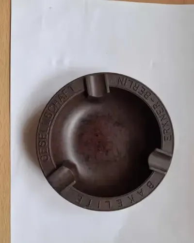 Kolekcjonerska popielniczka  BAKELITE-Erkner-Berlin-Oryginalny bakelit Art Deco — praca Stenia, Dąbrowa Górnicza