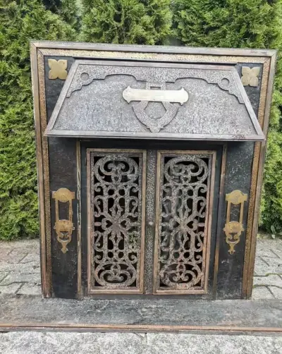 Kominek - Wkład kominkowy/portal z przełomu XIX/XX wieku - Bretania — praca Vintage side, Grzybowo