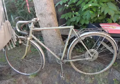 Kultowa kolarzówka PRL. Toruń. — praca seemanxmenx, Toruń