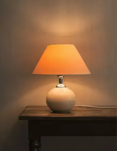 Lampa stołowa retro vintage, ceramika beż, nude — praca EwaM, Wrocław