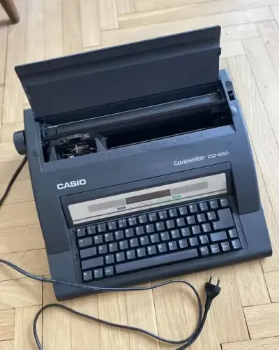 Maszynka do pisania Casio — praca krakow 1991, Kraków