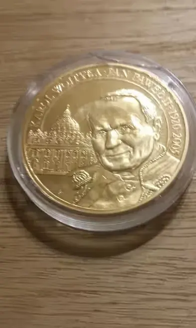medal Wielcy Polacy Jan Paweł II — praca Jan Romanowski, Piła