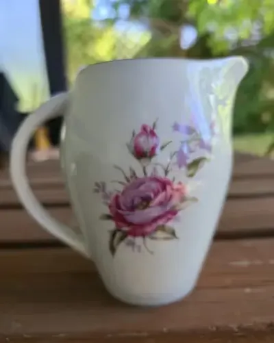 Mlecznik sosjerka porcelana Karolina róże PRL vintage shabby chic — praca Mati, Rosanów