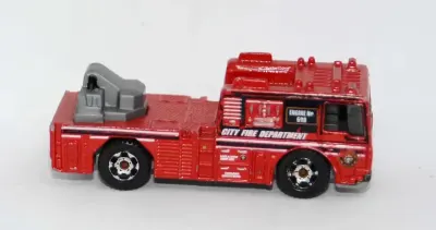 Model Resorak Auto Matchbox z serii Fire Engine MB698 1:64 Mattel 2006 — praca RIIDII, Wrocław