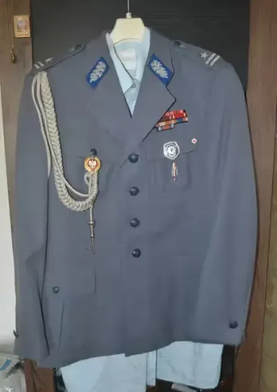 Mundur Majora Milicja MO SB PRL Bluza mundurowa Pagony z koszulą — praca Marek, Ujazd
