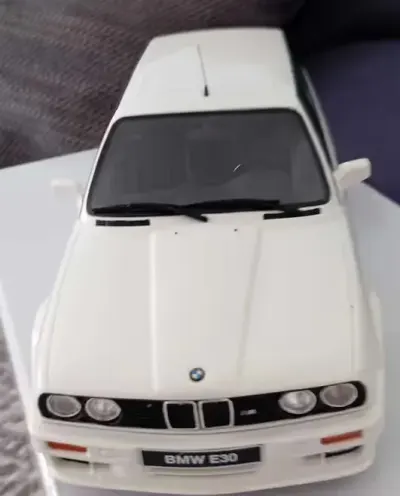 Otto Bmw E30 Touring M Pack 1:18- — praca Maciej, Wałdowo Szlacheckie