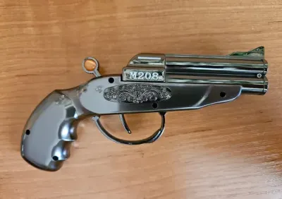 Pistolet zapalniczka — praca Rrr, Rzeszów