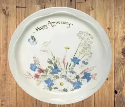 Porcelana angielska dekoracyjny duży talerz okolicznościowy — praca Aleksandra, Poddębice