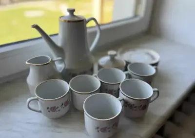Porcelana komplet do kawy — praca magdalena, Ujazd