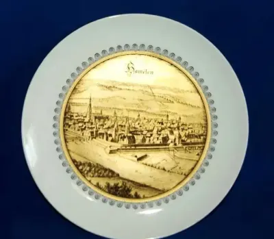 Porcelana niemiecka Furstenberg duży ozdobny talerz — praca Aleksandra, Poddębice