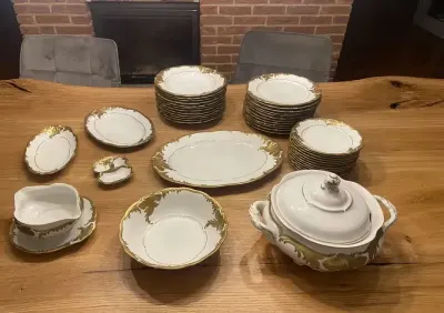 Porcelana w fasonie: FRYDERYKA dekoracja Złoty liść matowy — praca ewelina, Suchy Las
